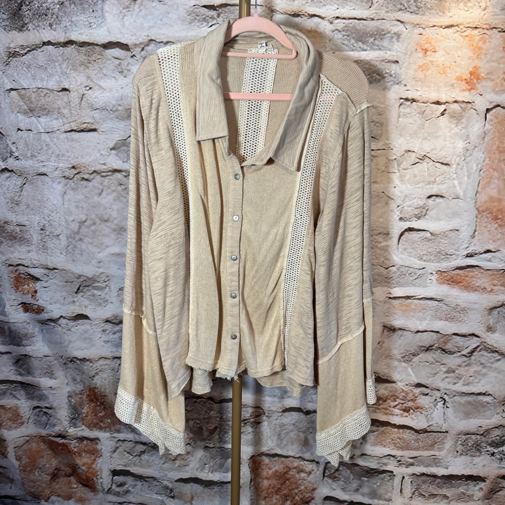 POL Beige Button-Down Women's Top with Lace Trim